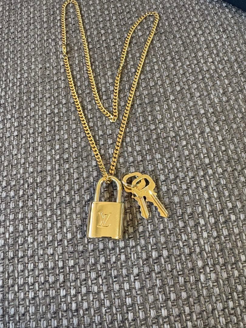 専用ルイヴィトン パドロック カデナ ネックレス チェーン付き 南京錠