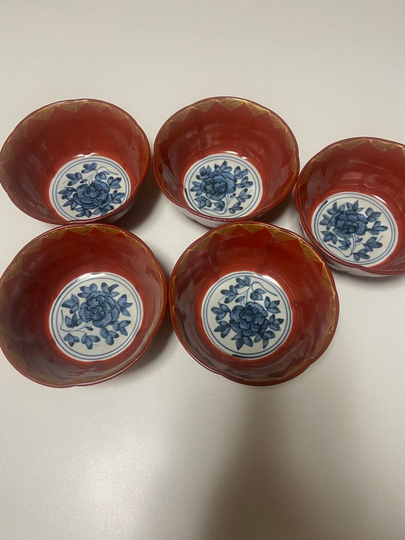 大福様専用】祥山 (造) 魯山人写 染付牡丹金彩赤絵鉢 5客揃 - メルカリ