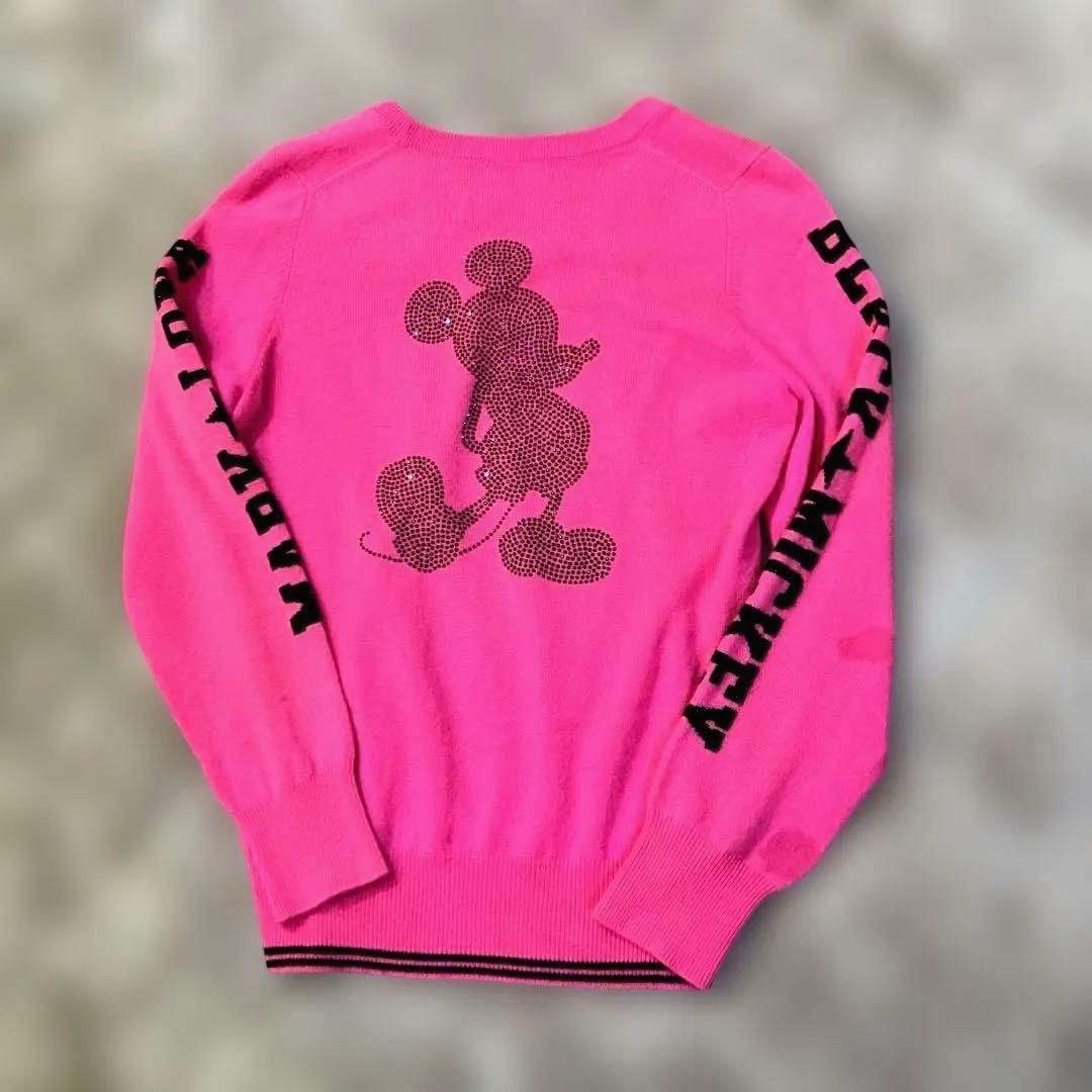 美品 ピンク Vネック セーター スカルデザイン