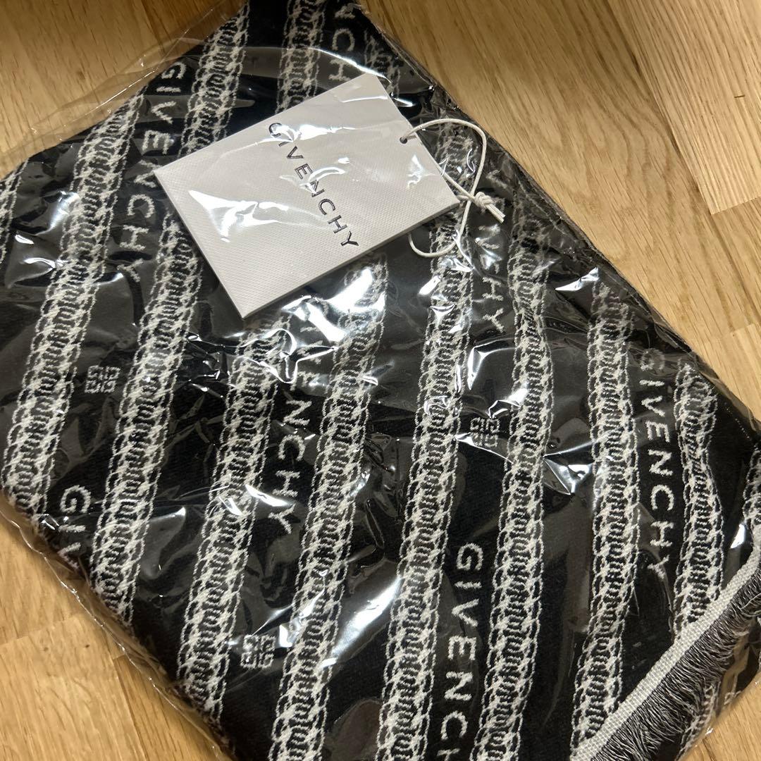 GIVENCHY マフラー　新品未使用 ジバンシィ マフラー ストール メンズ レディース シンプル (GIVENCHY