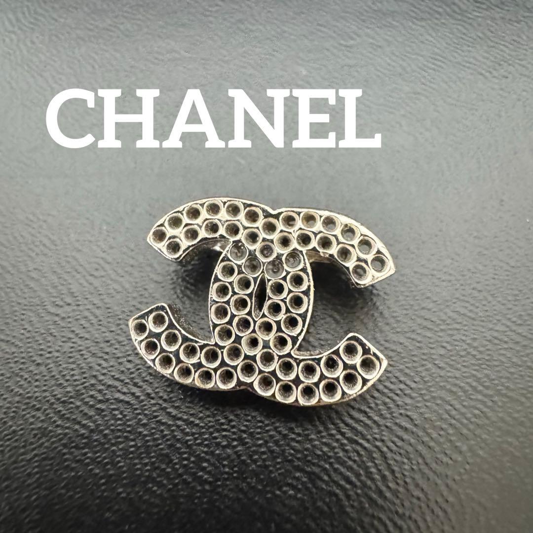 CHANEL シャネル ブローチ パンチング シルバー 小物 レディース CHANEL（シャネル） ブローチ ABE264 B18058 レディース ピンバッチ