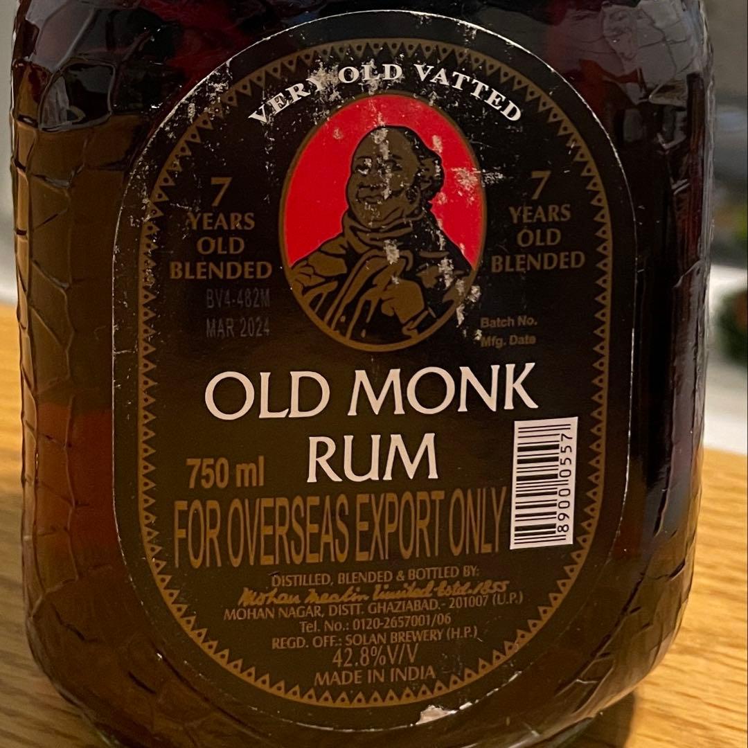 値下中】ラベル難ありで「オールドモンク」極上7年熟成ラム☆ 今だけ