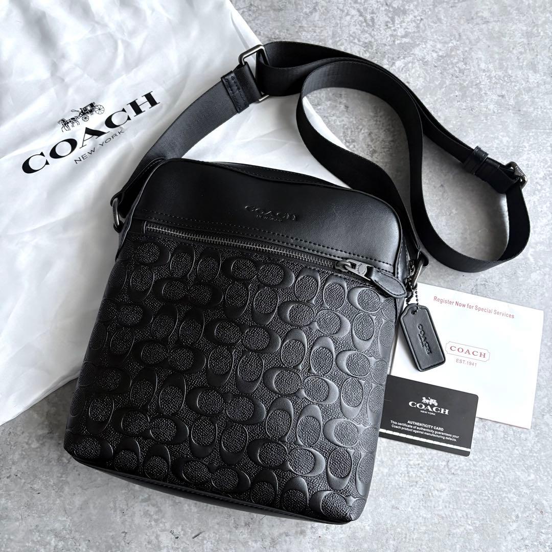 【極美品】COACH シグネチャー フライトバッグ ショルダーバッグ チャーム付 コーチ COACH ショルダーバッグ シグネチャー ヒューストン フライト