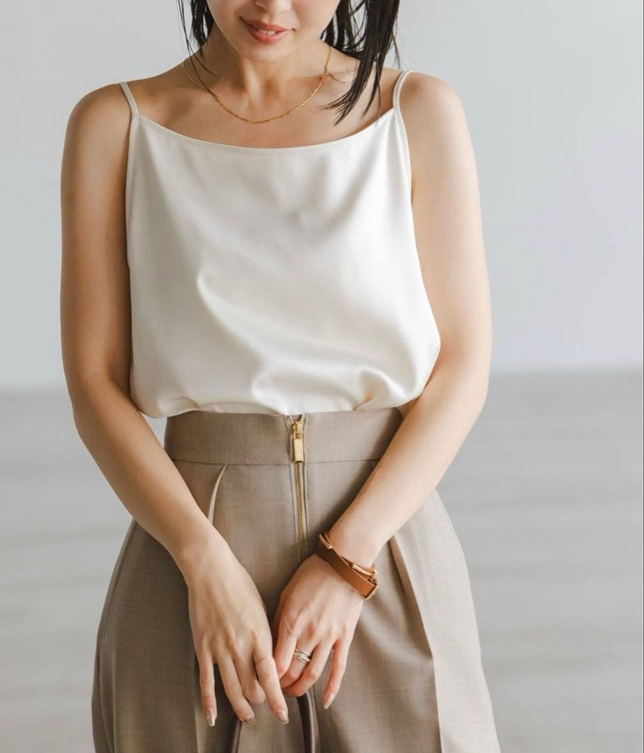 NOBLE メルティサテン2WAYキャミ　ホワイト ノーブル NOBLE メルティサテン2WAYキャミ （ホワイト