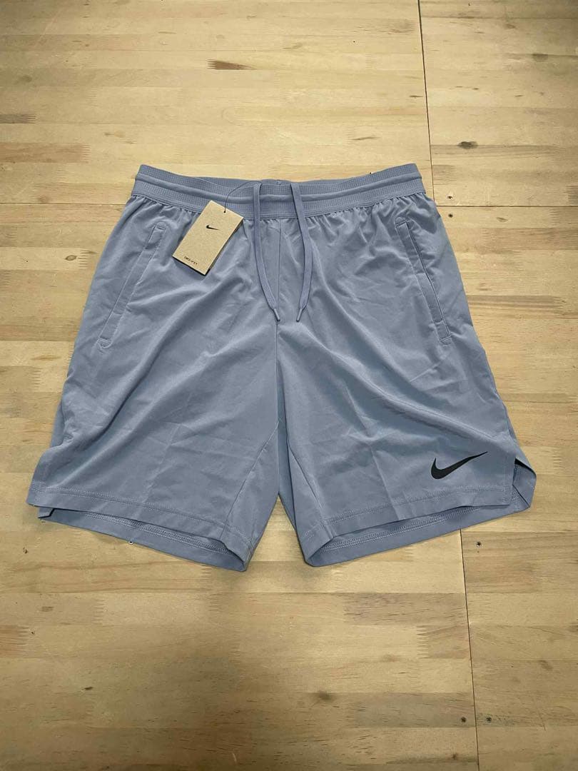 Nike ライトブルー ショートパンツ 新品タグ付き Nike ライトブルー