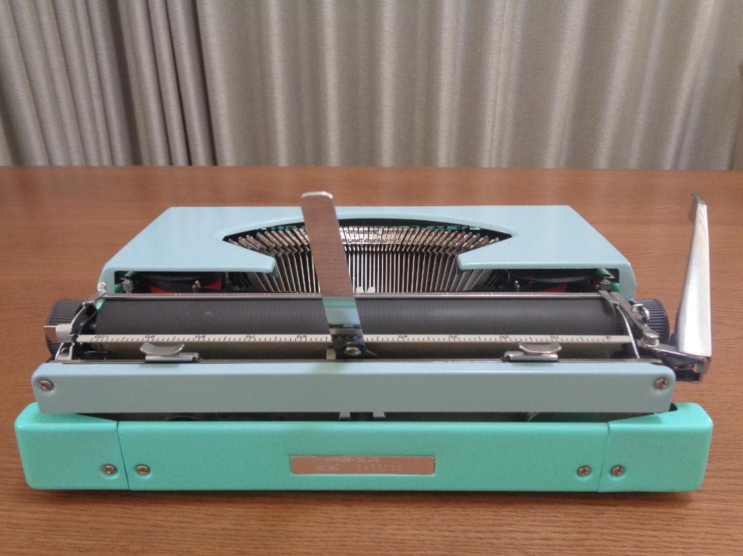 完動品 ROYAL 200 ロイヤルタイプライター パステルカラー