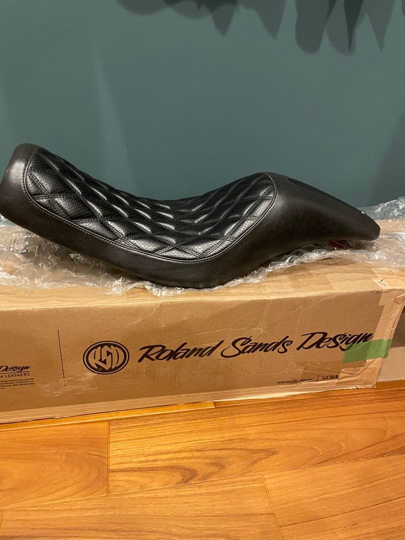 【最終値下げ】ハーレーダビッドソン ダイナローランドサンズ シート 000000100108-01.jpg?size=m&w=