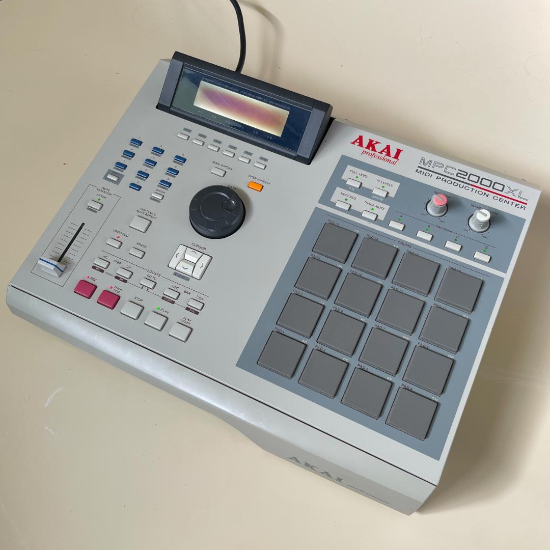 AKAI MPC2000XL サンプラー - メルカリ
