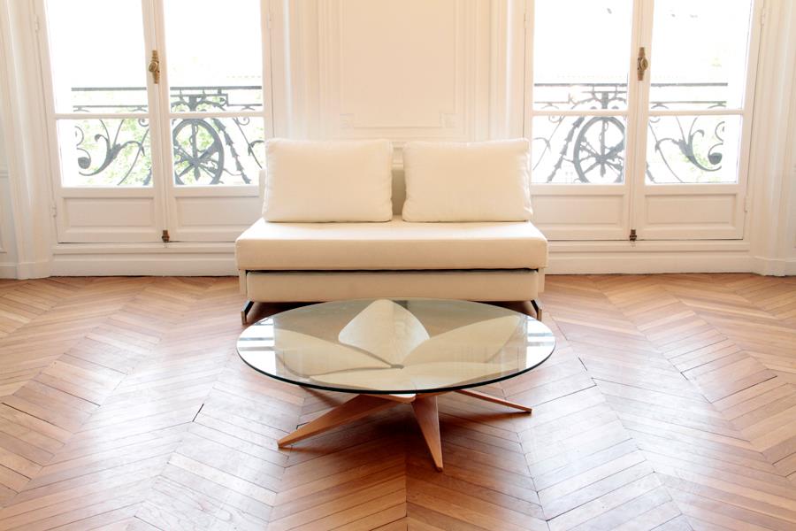 ミラノサローネで賞賛！ネジやボルトを使わない 桜のローテーブル