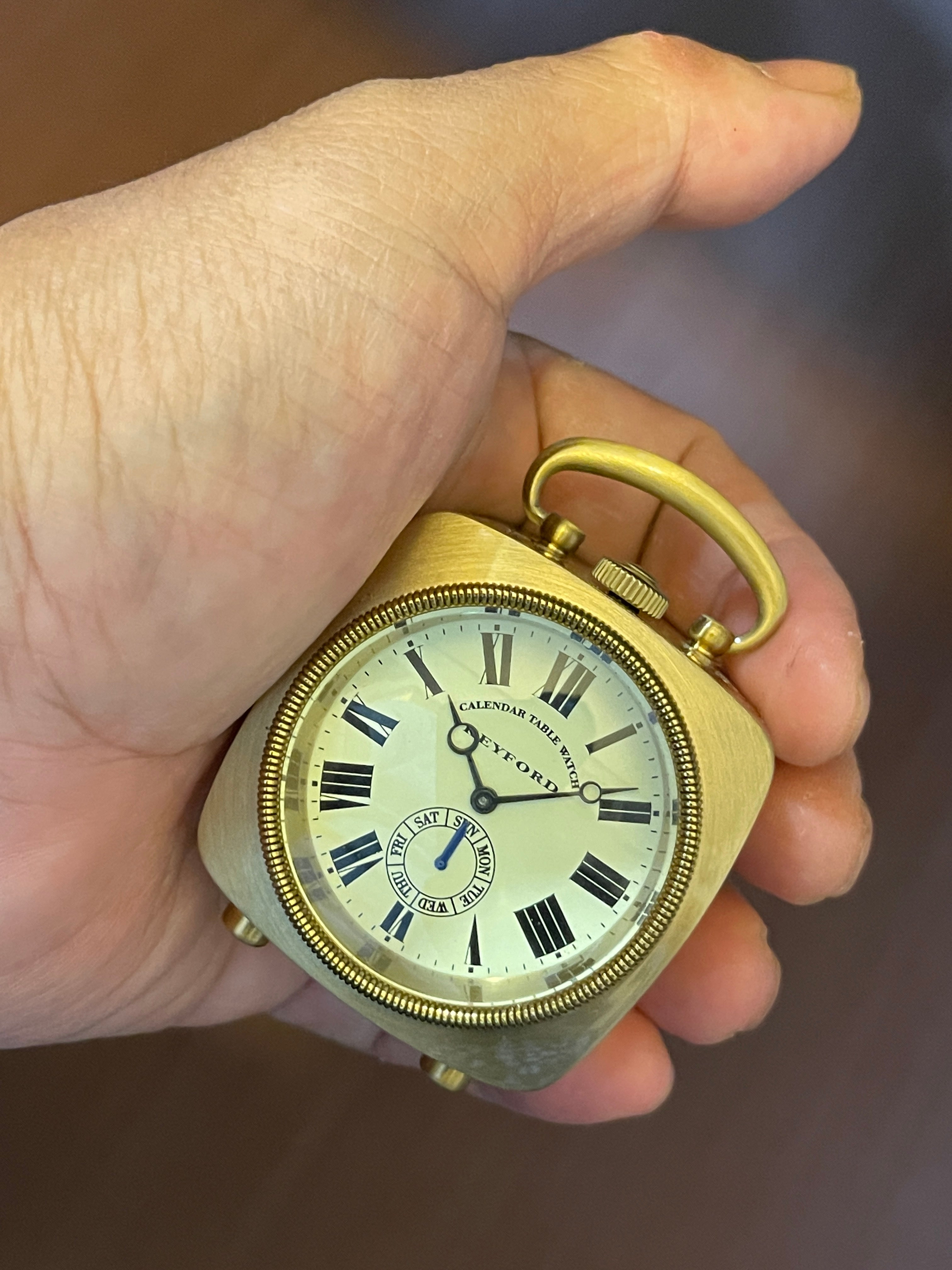 目指すは100年後にも愛されるアンティーク置時計 グラブテーブル