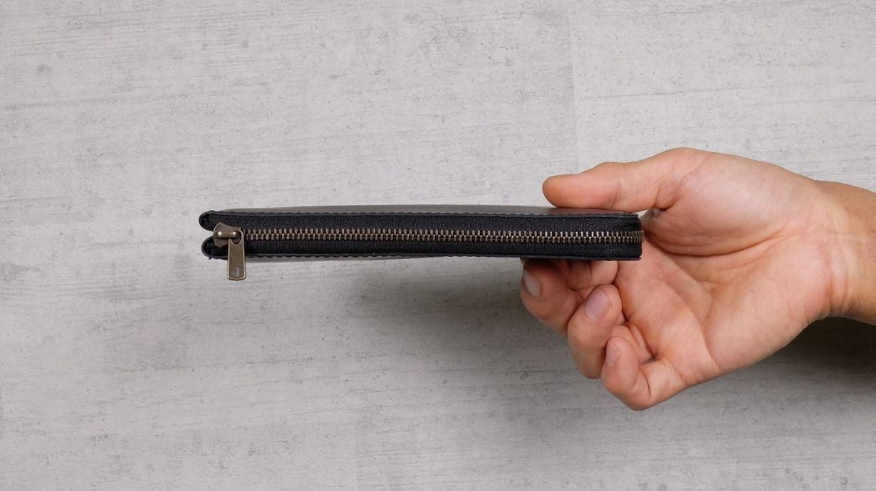 薄型なのに大容量の小型長財布クラッチーノL-ZIP2。進化して再登場