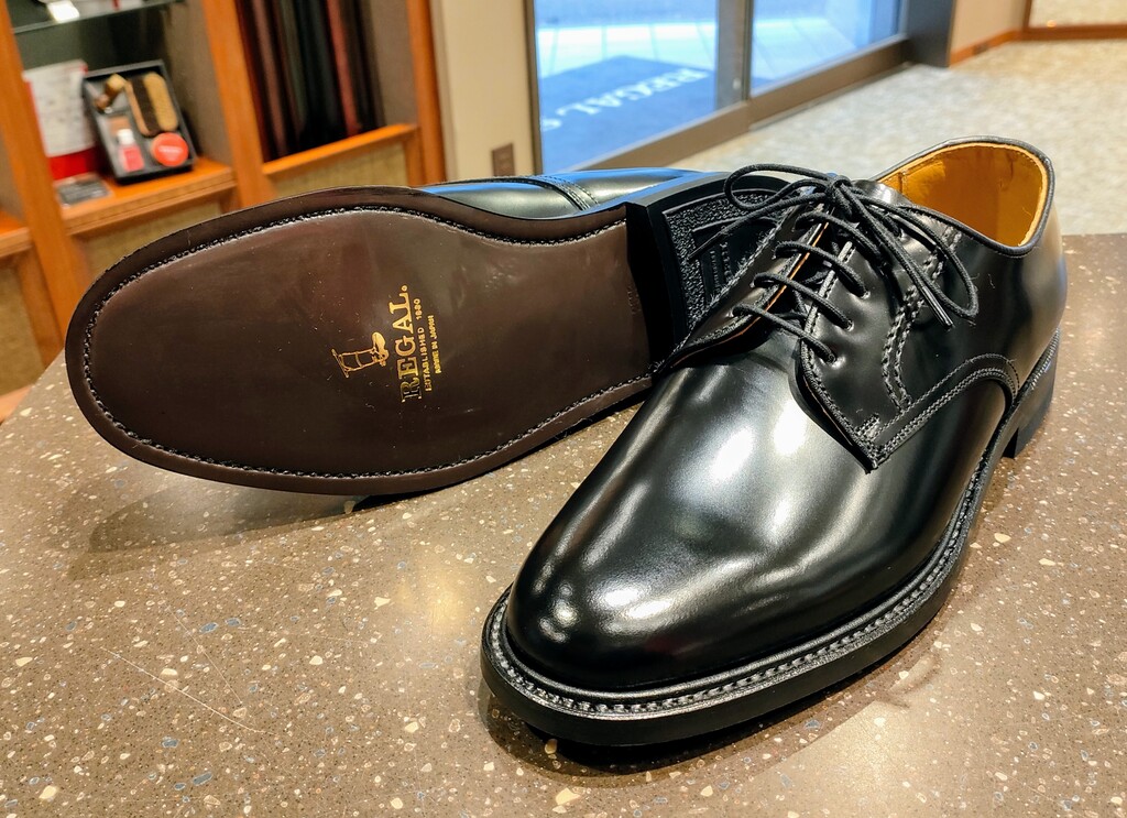 比較されやすい黒のプレーントウ | 靴のリーガルコーポレーション公式