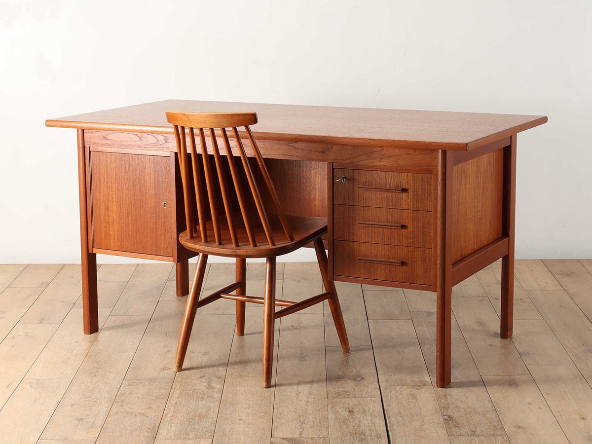 Lloyd's Antiques Real Antique Desk / ロイズ・アンティークス