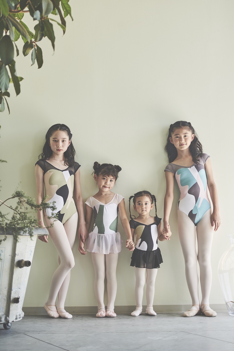 stina / type H half sleeve / earth gold black / girl