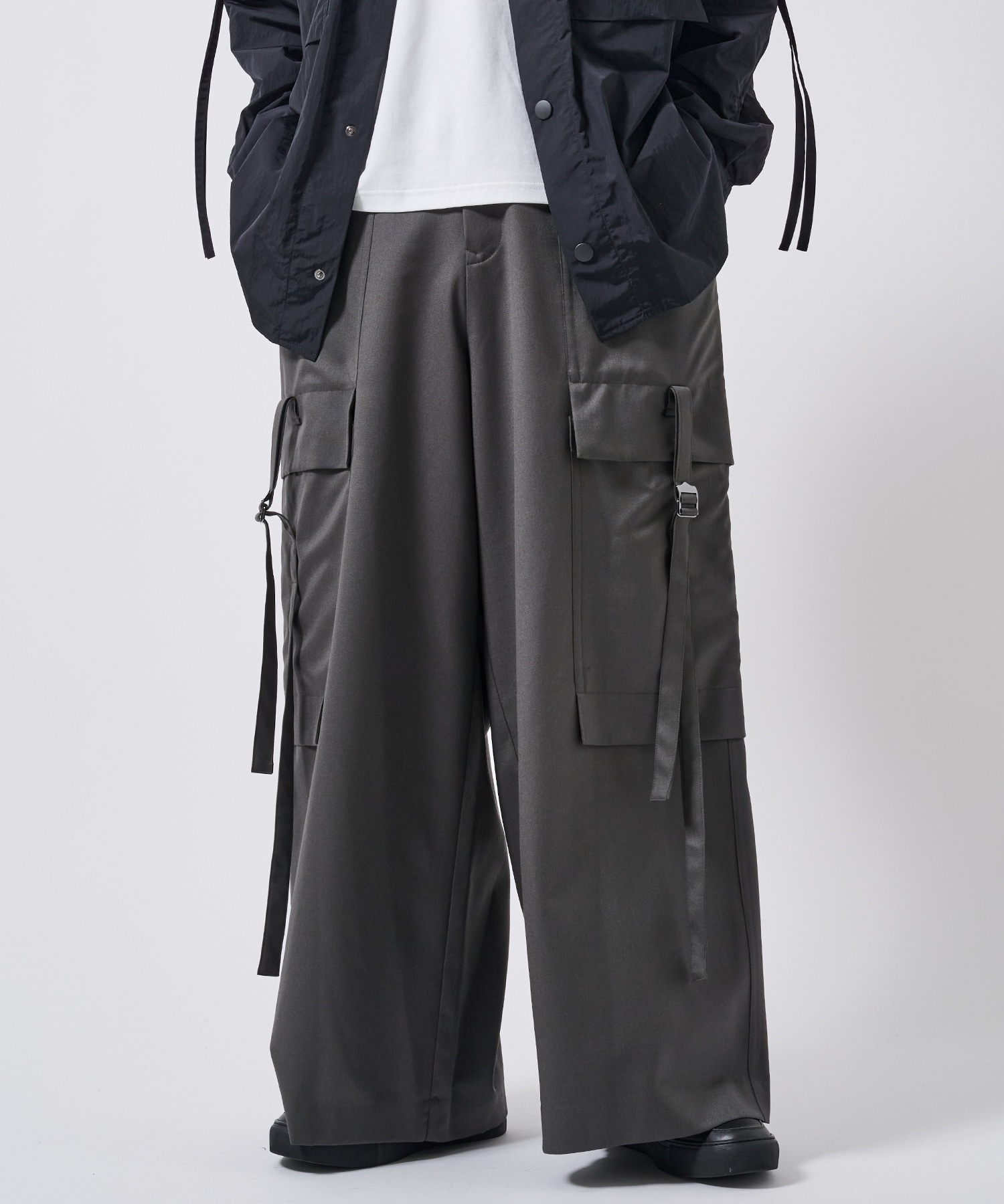 別注〉Wool Bush Pocket Cargo Pants | UJOH HOMME