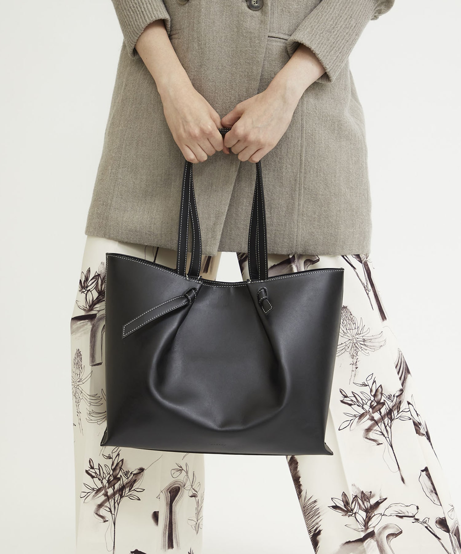 MARROW×STUDIOUS 別注バッグ“KNOT TOTE”｜ STUDIOUS ONLINE公式通販サイト