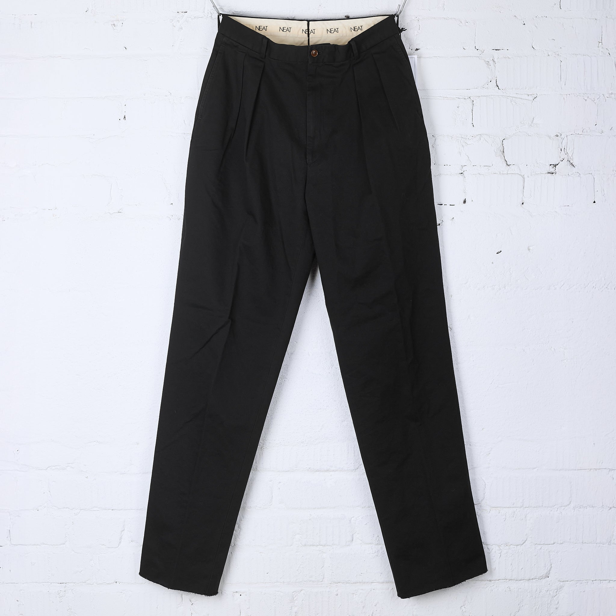 neat-25-01nc-chino-black-2.jpg