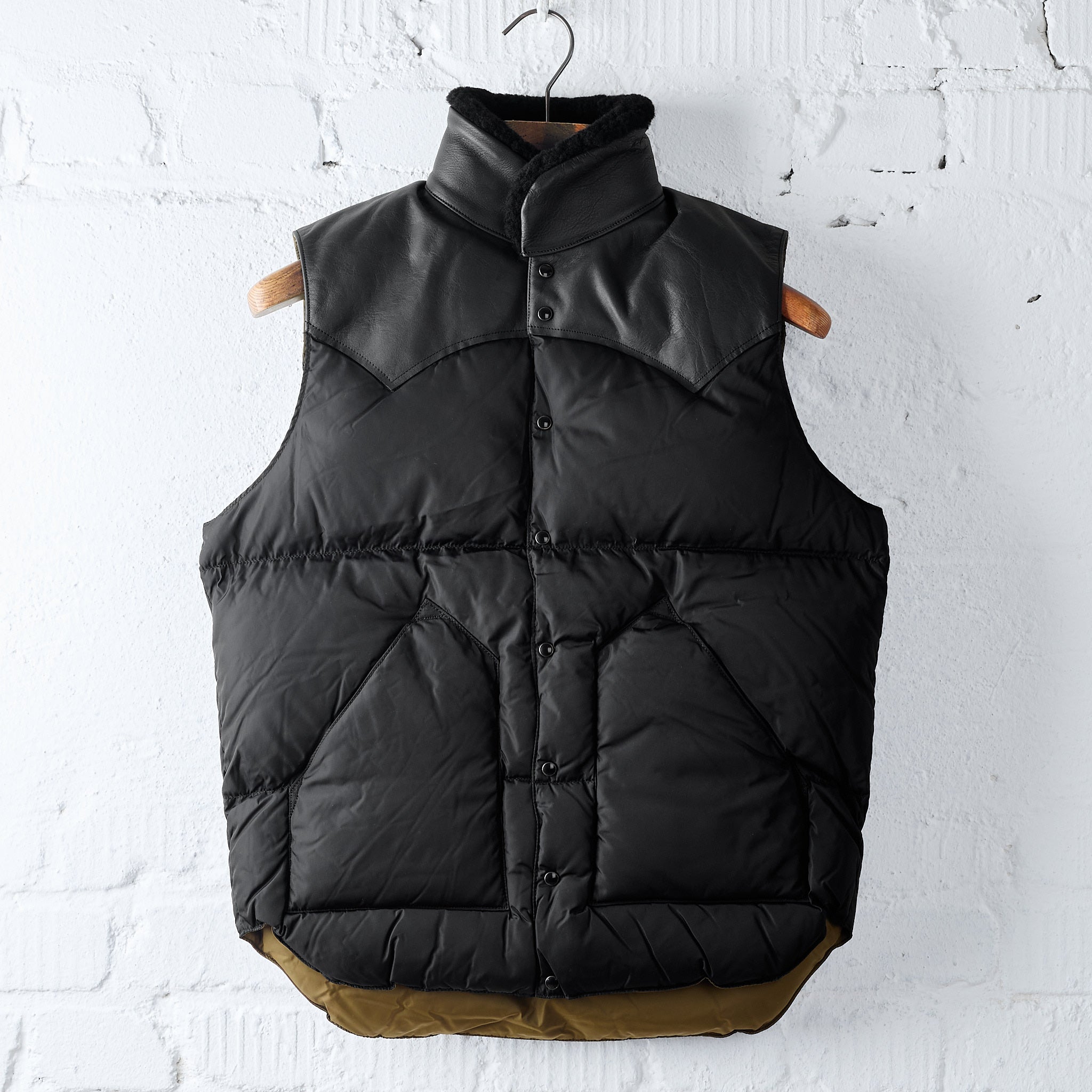 rocky mountain featherbed | christy vest black – stuf|f-official