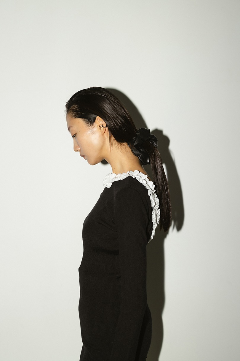 バックオープンフリルニットトップ｜STYLEMIXER（スタイルミキサー