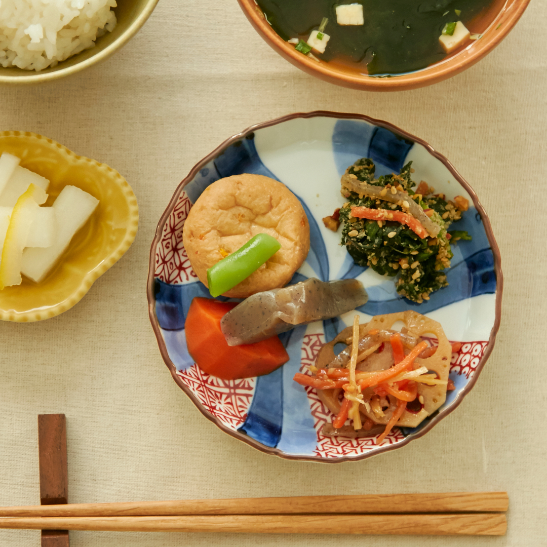 与山窯 桔梗渕4.5寸皿 南京赤絵 -ハレの日の席を彩り豊かに演出する