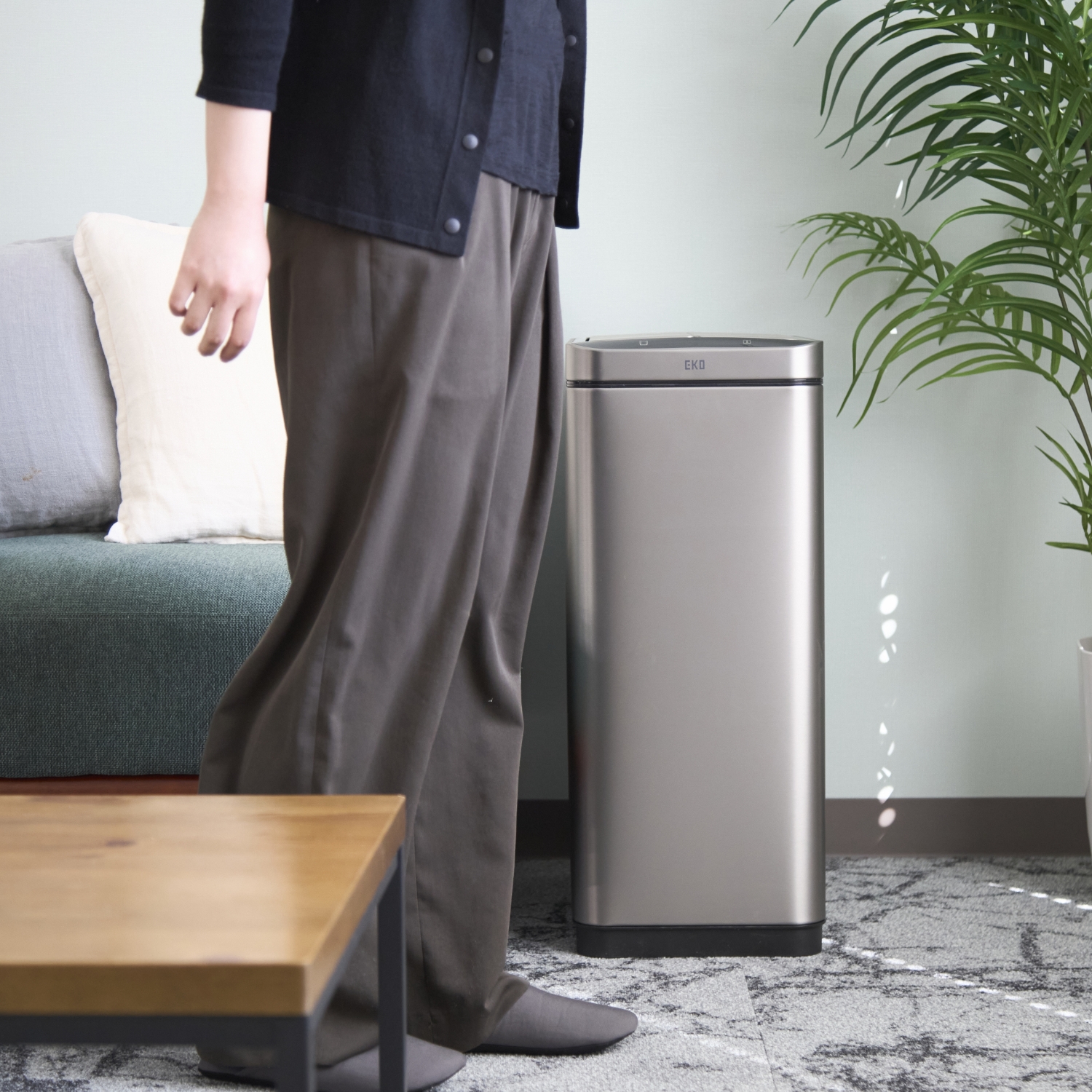 EKO/エックスウィング センサービン 30L -自動開閉するから、両手が