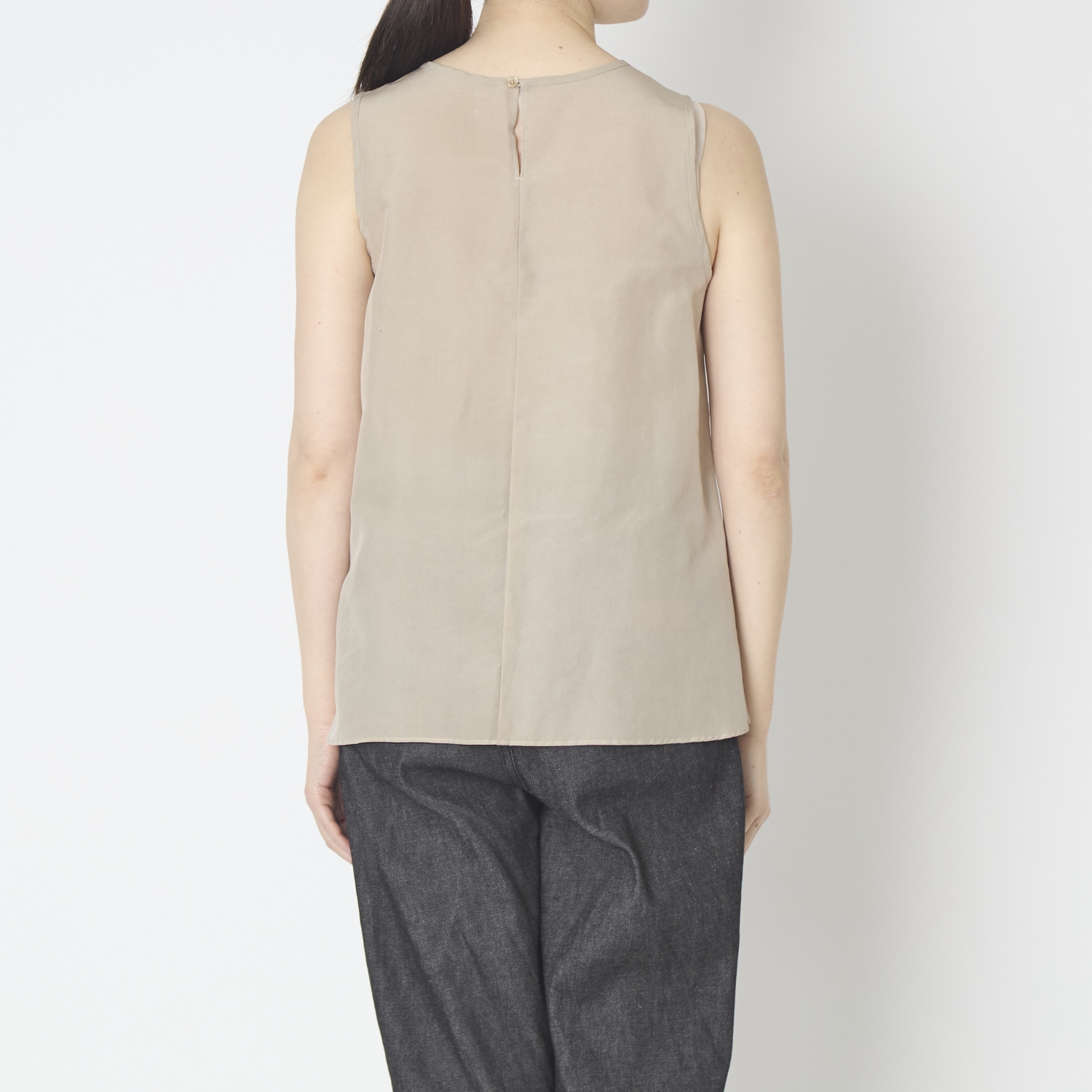 0910/さらさらシルクノースリーブトップ -お手入れ簡単でベーシックな