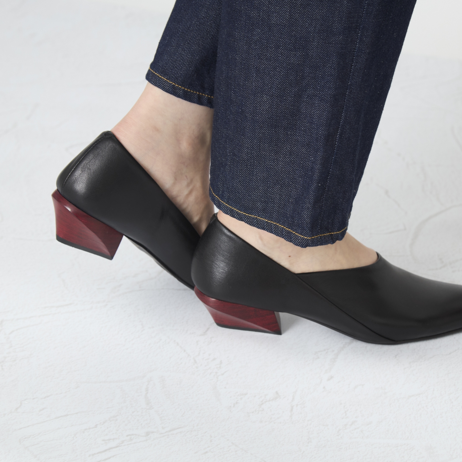 RABOKIGOSHI works/スリッポンパンプス -格好良さと履きやすさを備えた