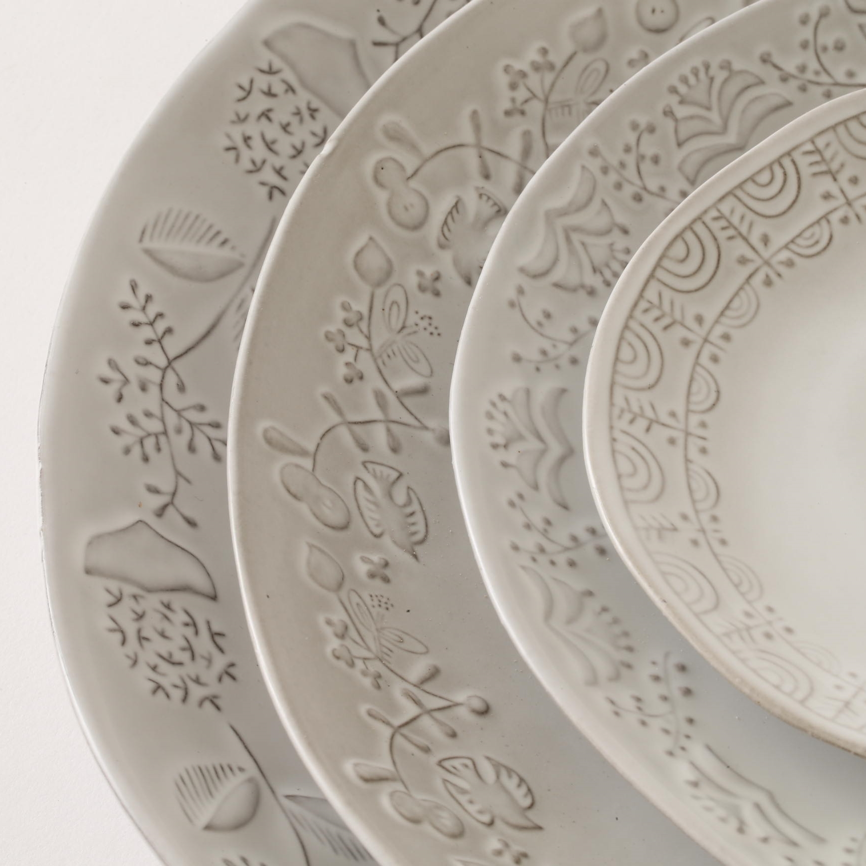 POTPURRI/Mulet レリーフ プレート M -ニュアンスのある白と灰色、手