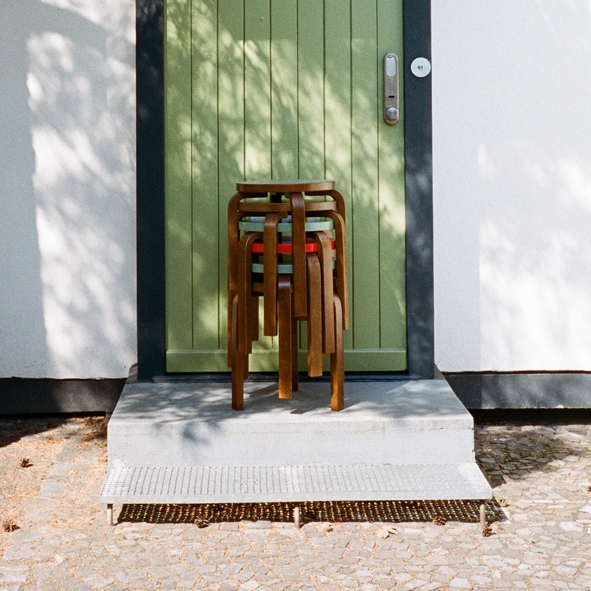 Artek Alvar Aalto - Three-Legged Stool 60 - Walnut Stained - Artek