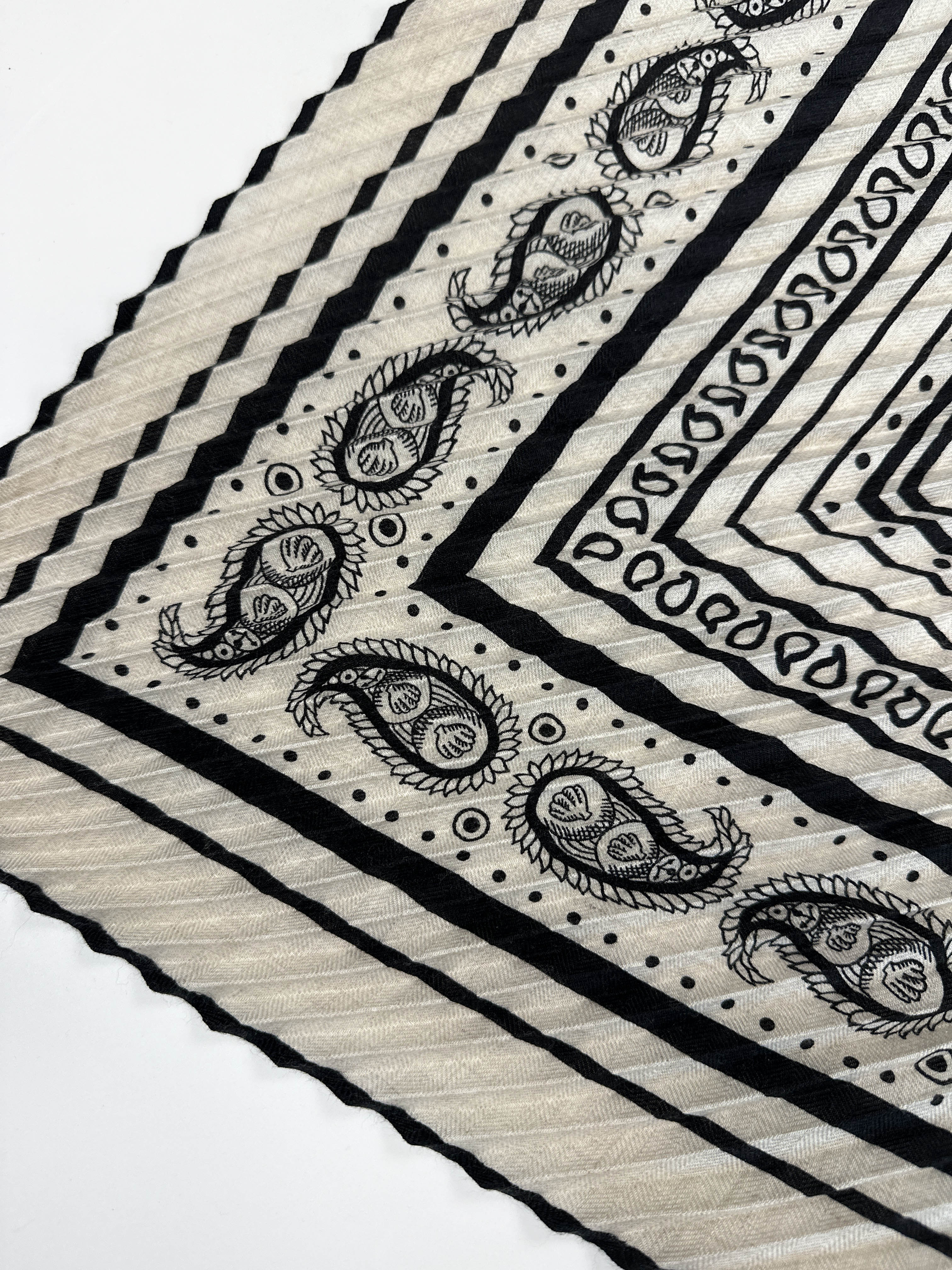 Hermès Tatouages Marins Bandana Cashmere Silk Plissé 140