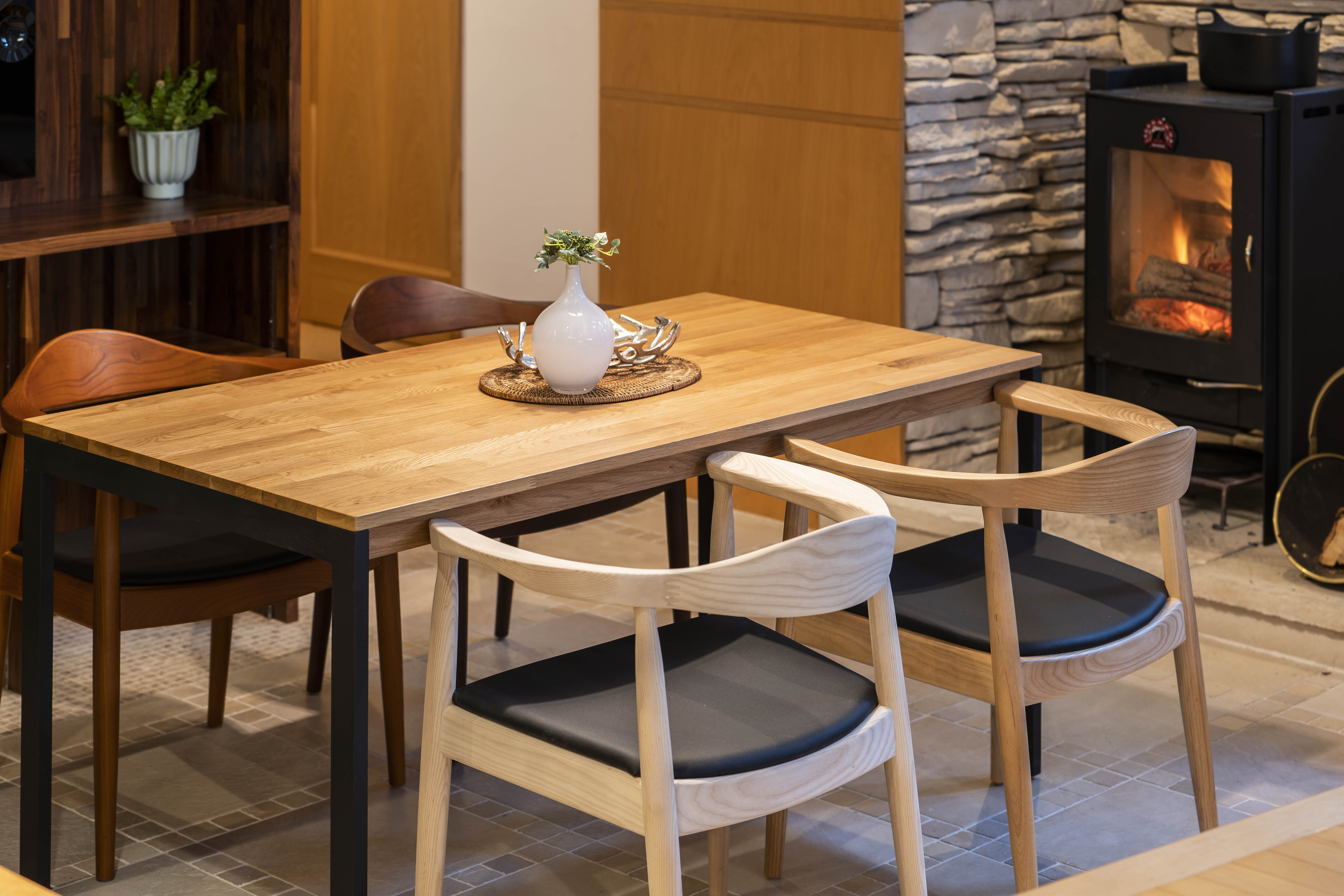 kanade カナデ｜ダイニングテーブル W1800 / アンビエント