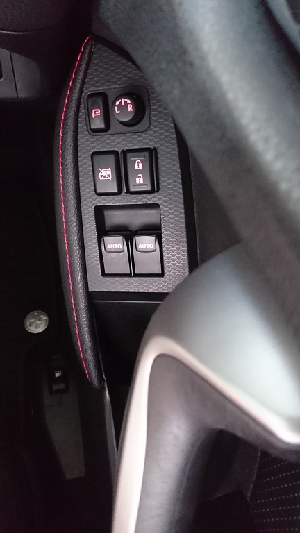 トヨタ86(ZN6)/スバルBRZ(ZC6)用ミラースイッチLED照光化キット