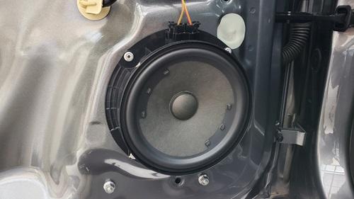 ゴルフ7.5のオーディオ音質向上目的のスピーカー交換 | 見た目を変えず