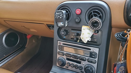 ユーノスロードスターセンソリーサウンドを市販デッキ化 | 見た目を