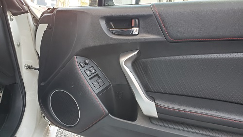 トヨタ86(ZN6)ミラースイッチ照光化キット取付 | 見た目を変えずに音を