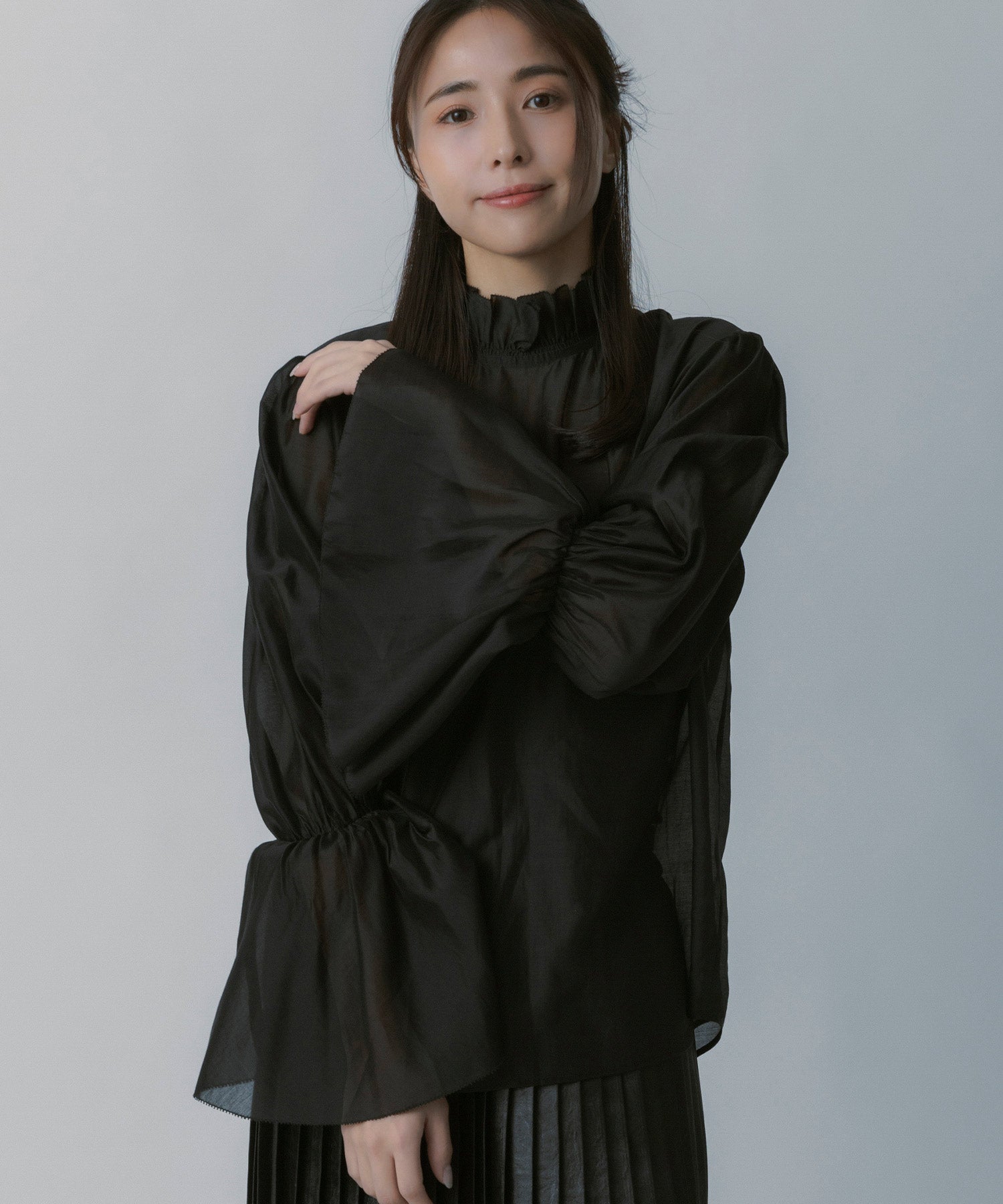 フレアスリーブ スタンドネックシアーブラウス【セレモニー