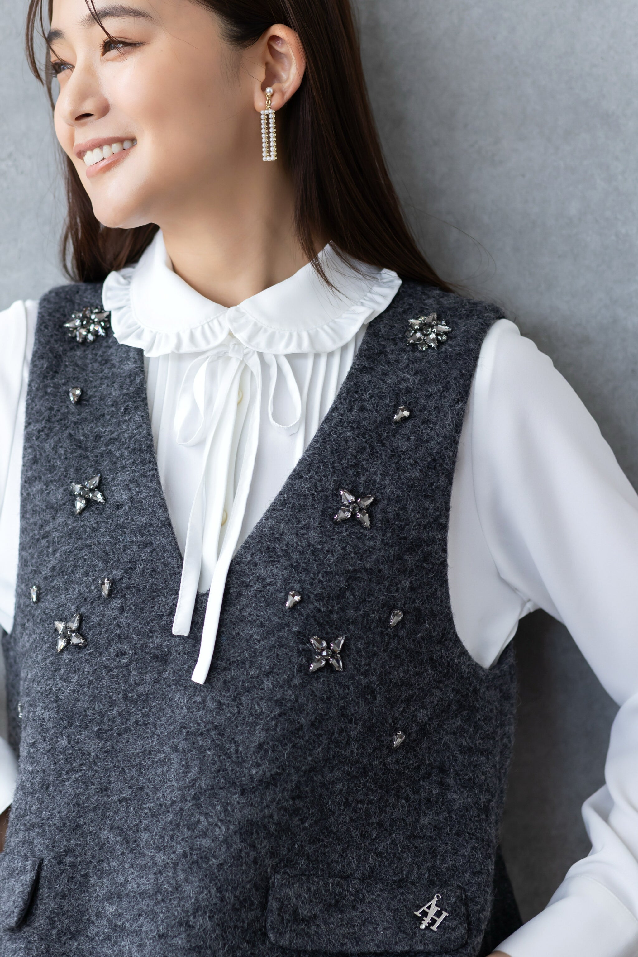 Machine-washable】ラウンドフリルカラーピンタックブラウス – Ame no