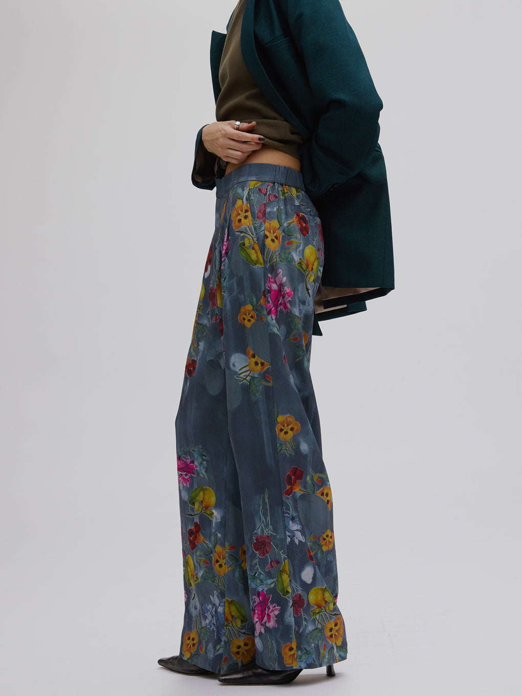 UND GRACE JACQUARD PRINT PANTS