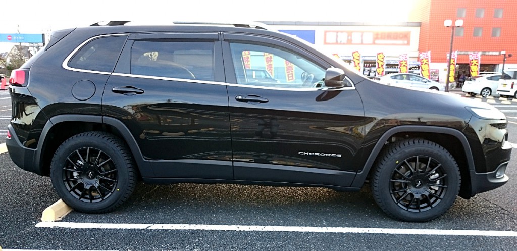 ジープ チェロキー x プラチナムホイール 17インチ スタッドレス