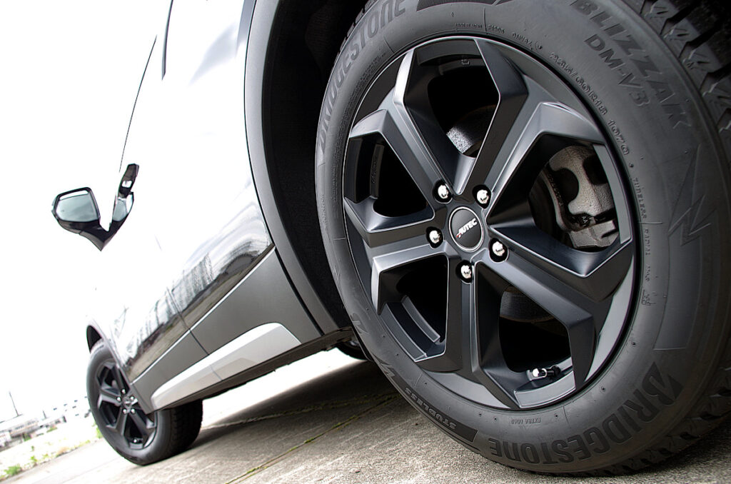 キャデラック XT4 x AUTECホイール 18インチ スタッドレス | アメ車