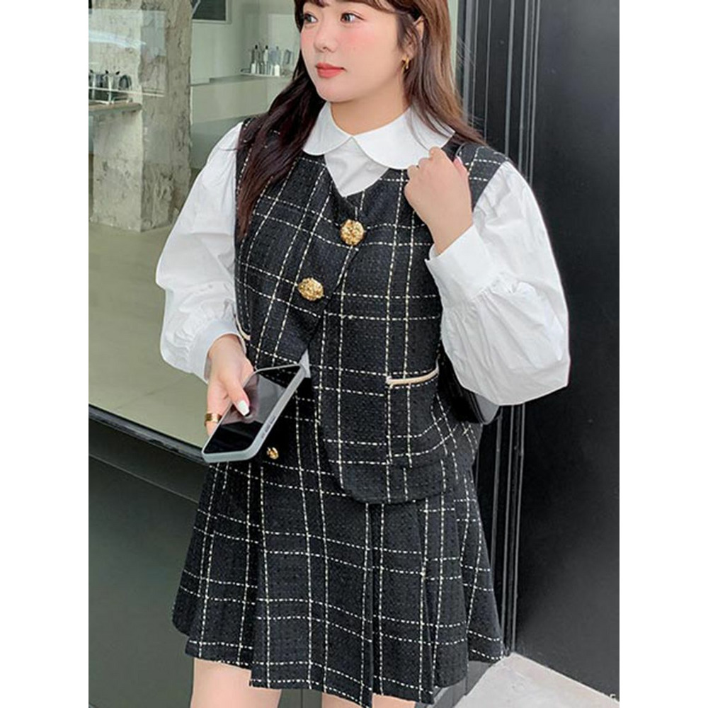 金糸ステッチのチェック柄がラグジュアリーなベスト＋スカートスーツ