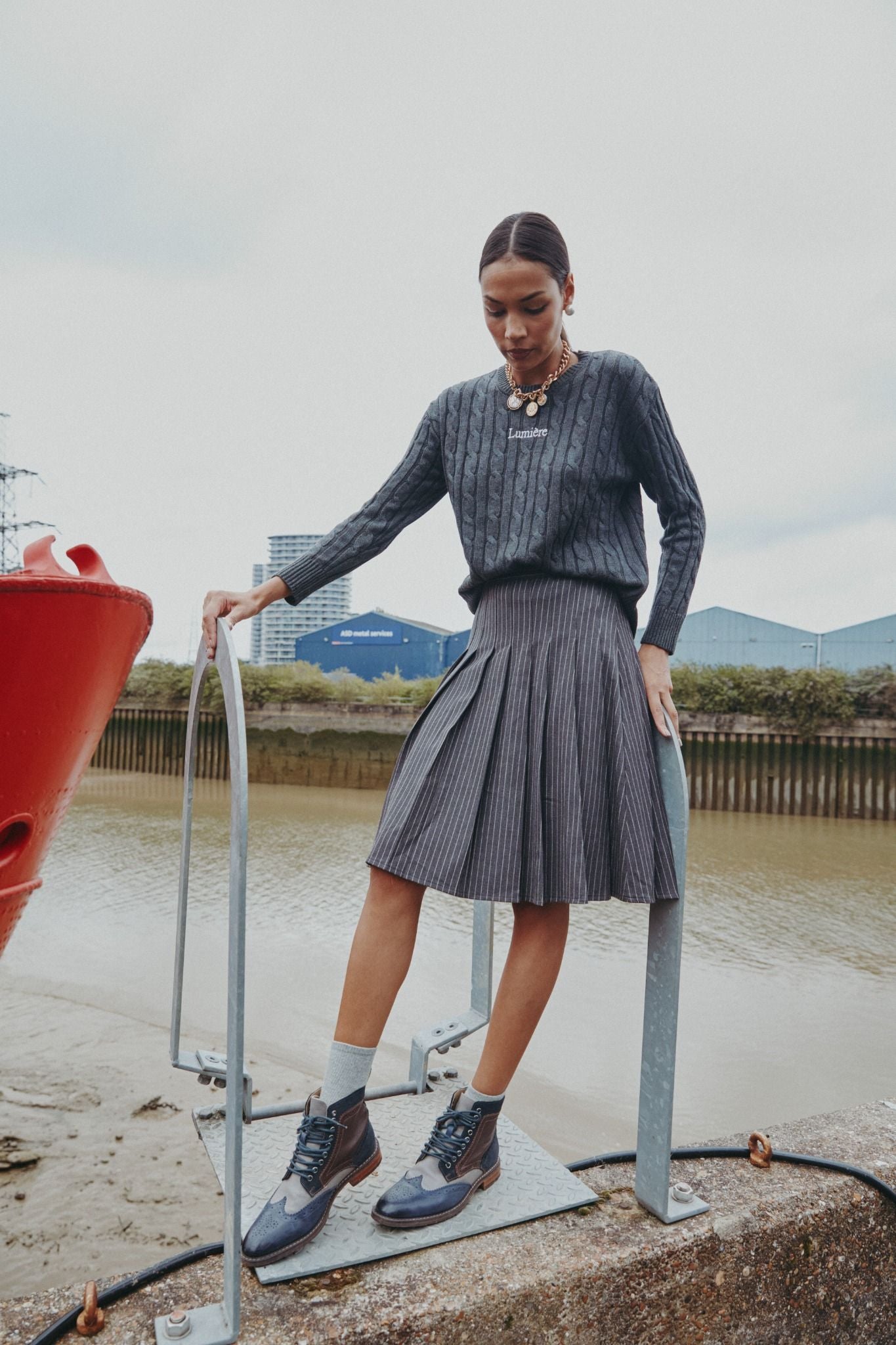 15_055.jpg?v=1758878739&width=533