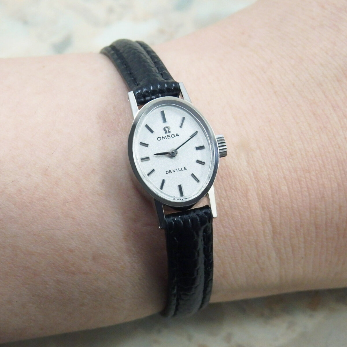 オメガ レディースウォッチ 14KWG 14金ホワイトゴールド無垢 オーバル