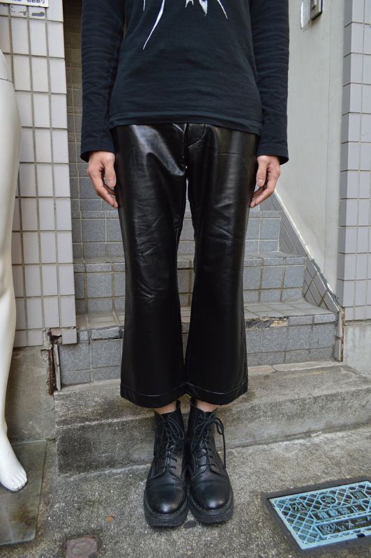 COMME des GARCONS コムデギャルソン】クロップドフェイクレザーパンツ