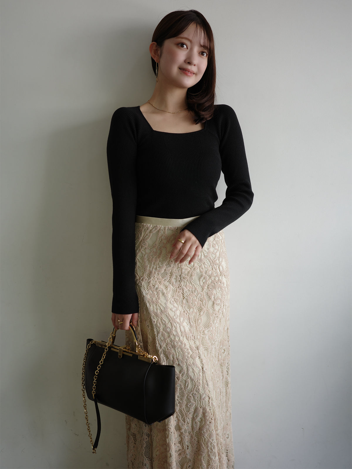 シルクカシミアブレンドデコルテリブニット