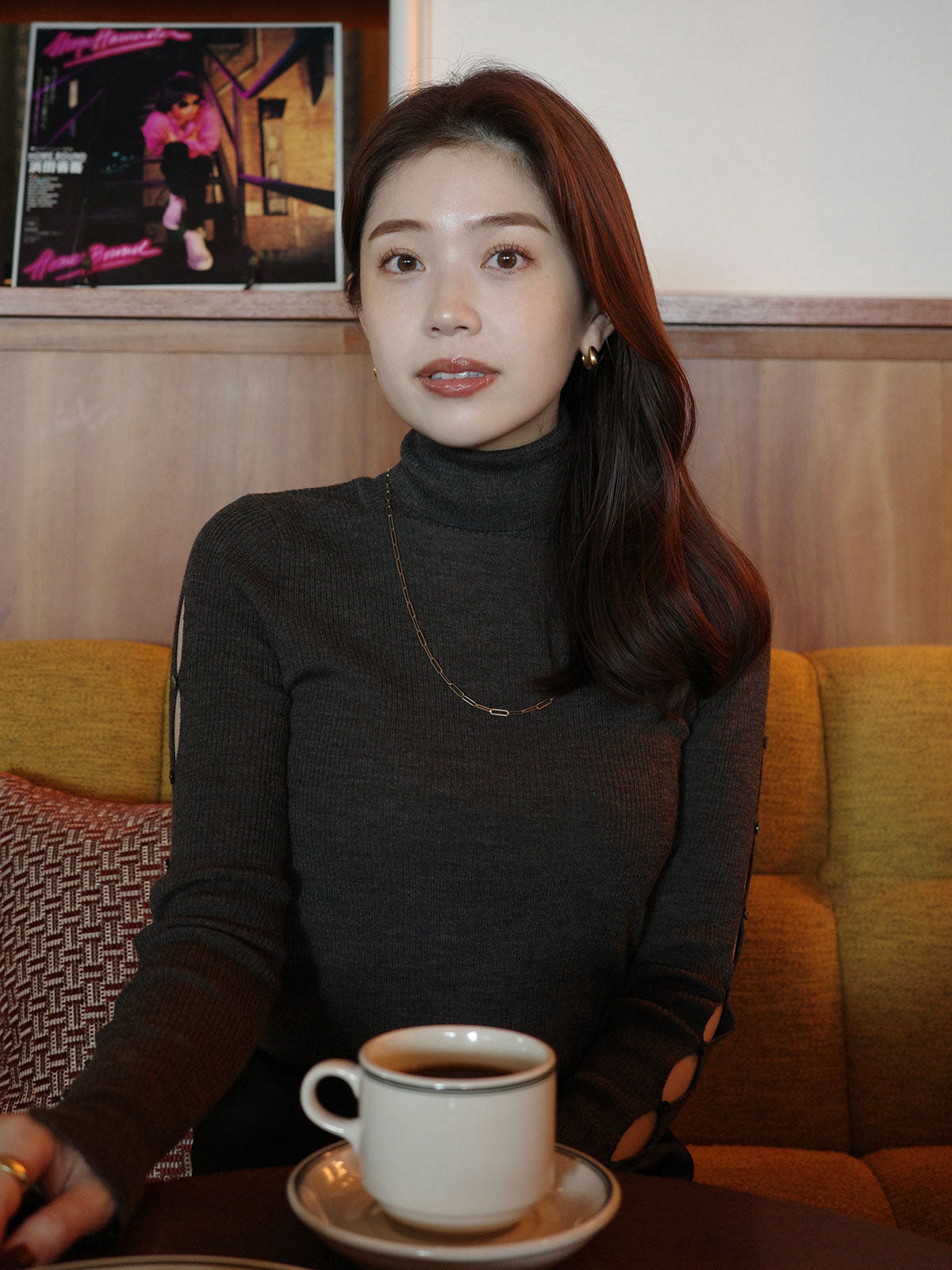 スラッシュリブニットトップス