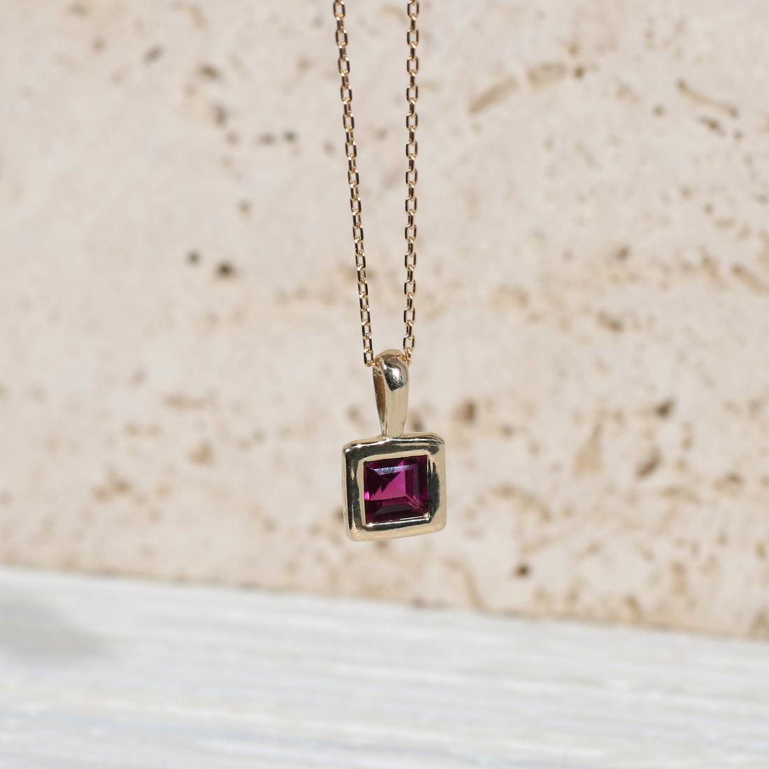 K10 ロードライトガーネット スクエア ネックレス – anybelle
