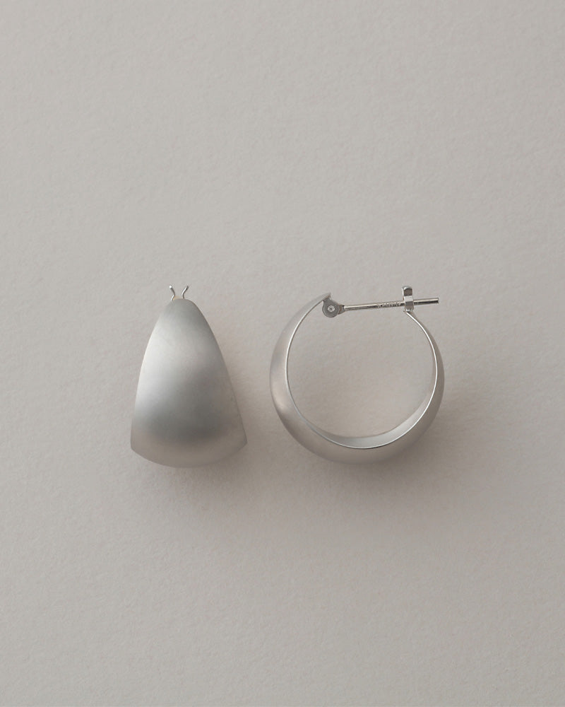 山〉 シルバー 霧 フープピアス – ANAPNOE