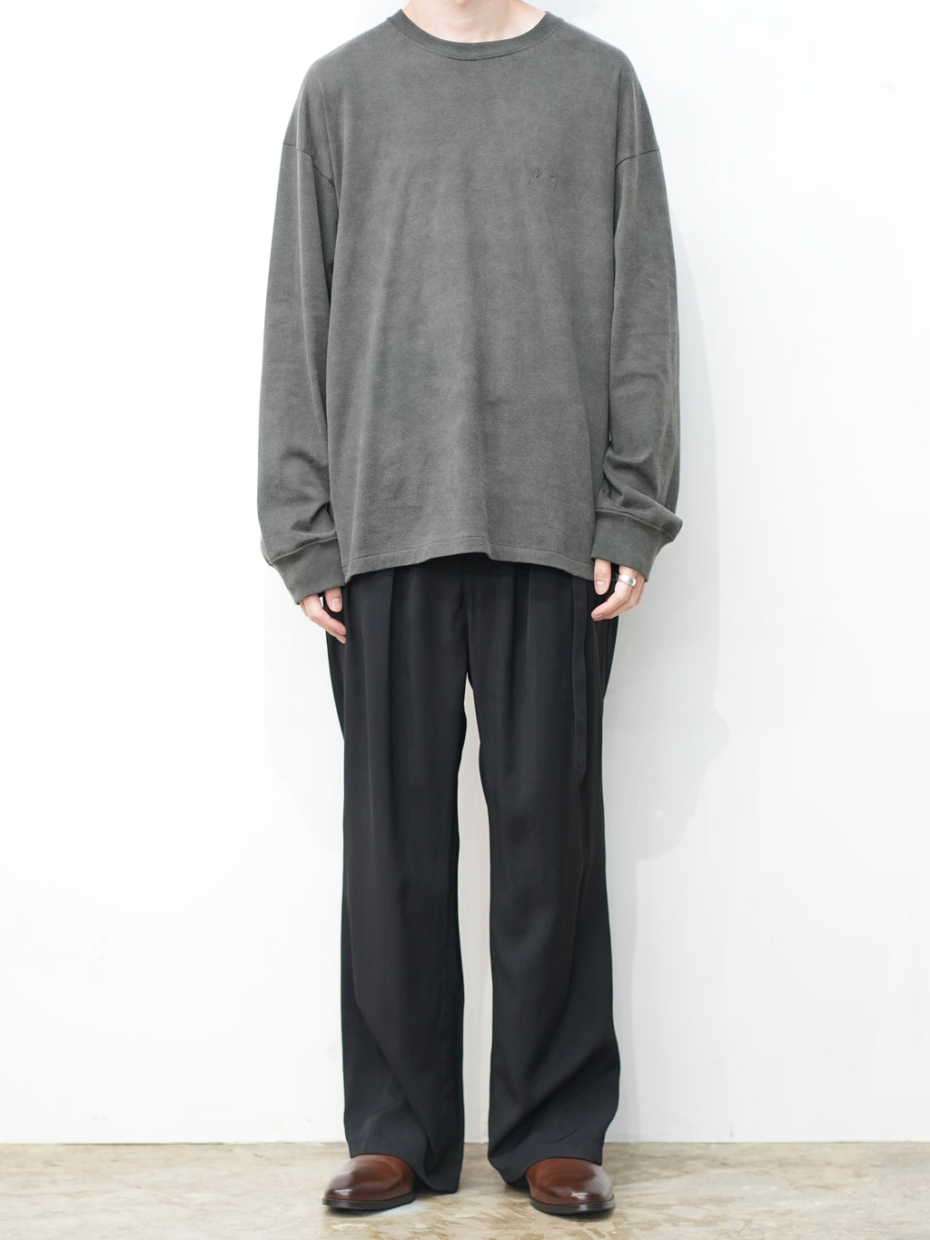 VISCOSE BELT-LESS TROUSERS(BLACK) – ANCELLM