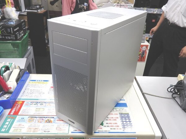 ASCII.jp：これぞLian-Liだ！ 新型ミドルタワー「PC-18」が19日発売